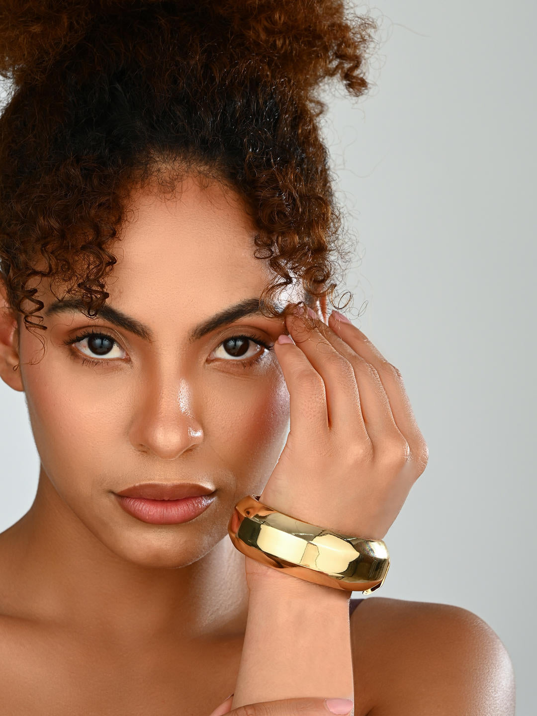 Modern Chunky Gold Fashion Bangle