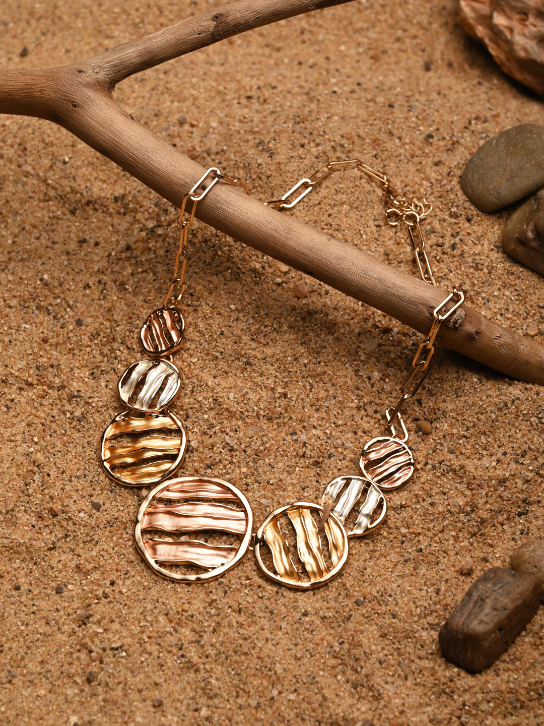 Golden Ripple Circle Necklace
