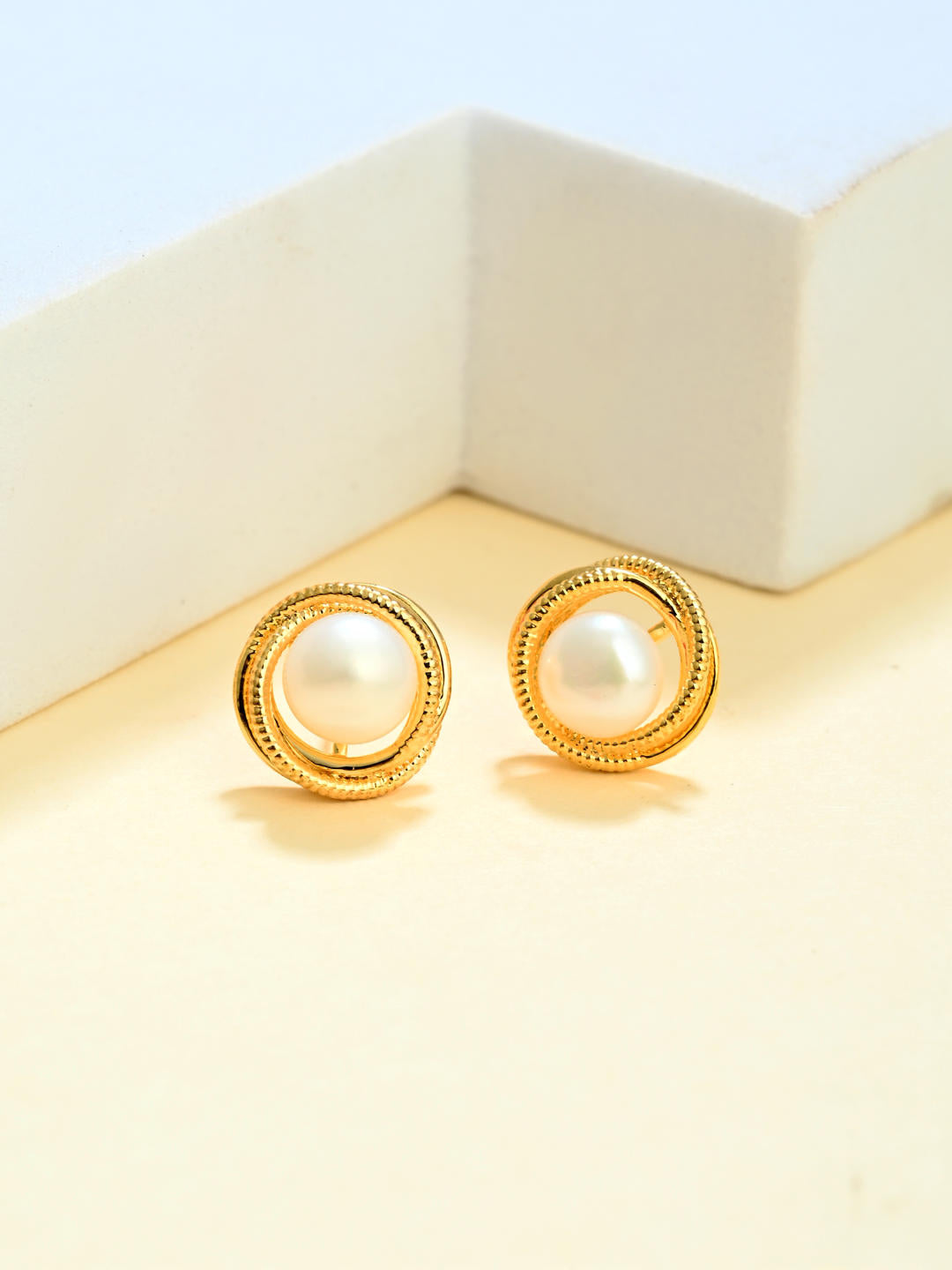18k Gold Plated Pearl Glow Studs