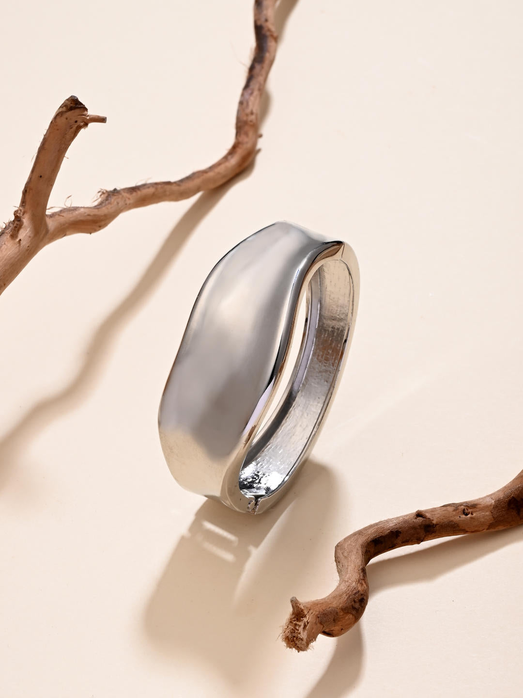 Molten Wave Sculpt Bangle – Silver