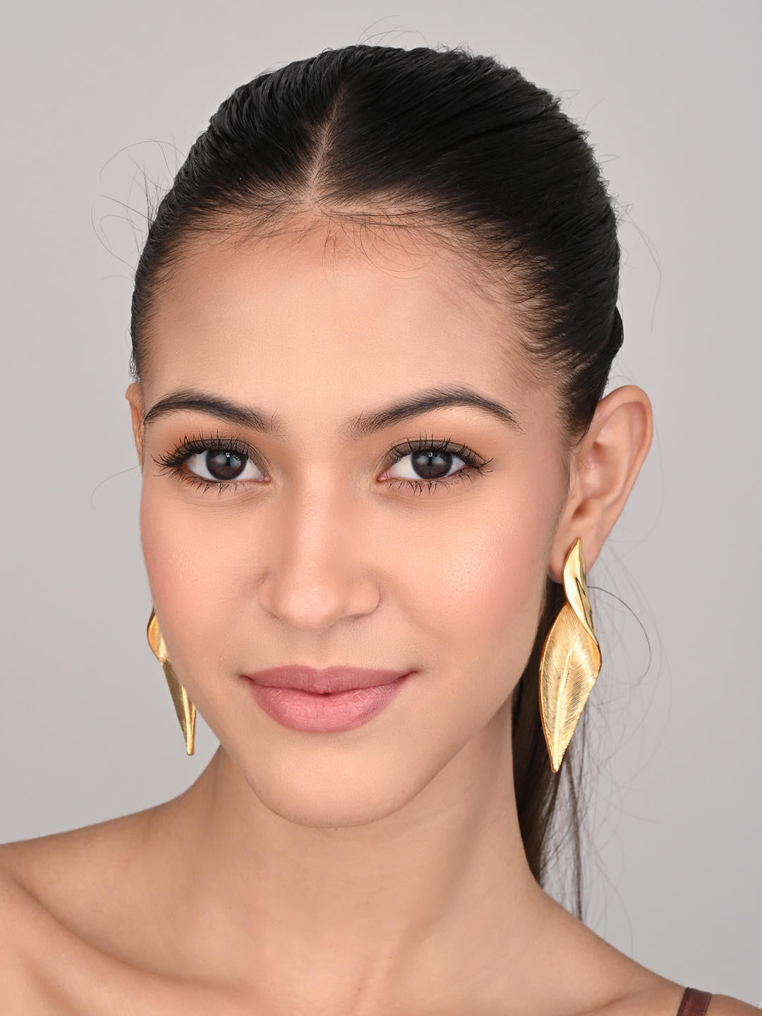 Gold Twirl Leaf shape Earring