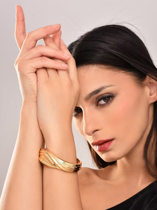 Waved Gold Bangle