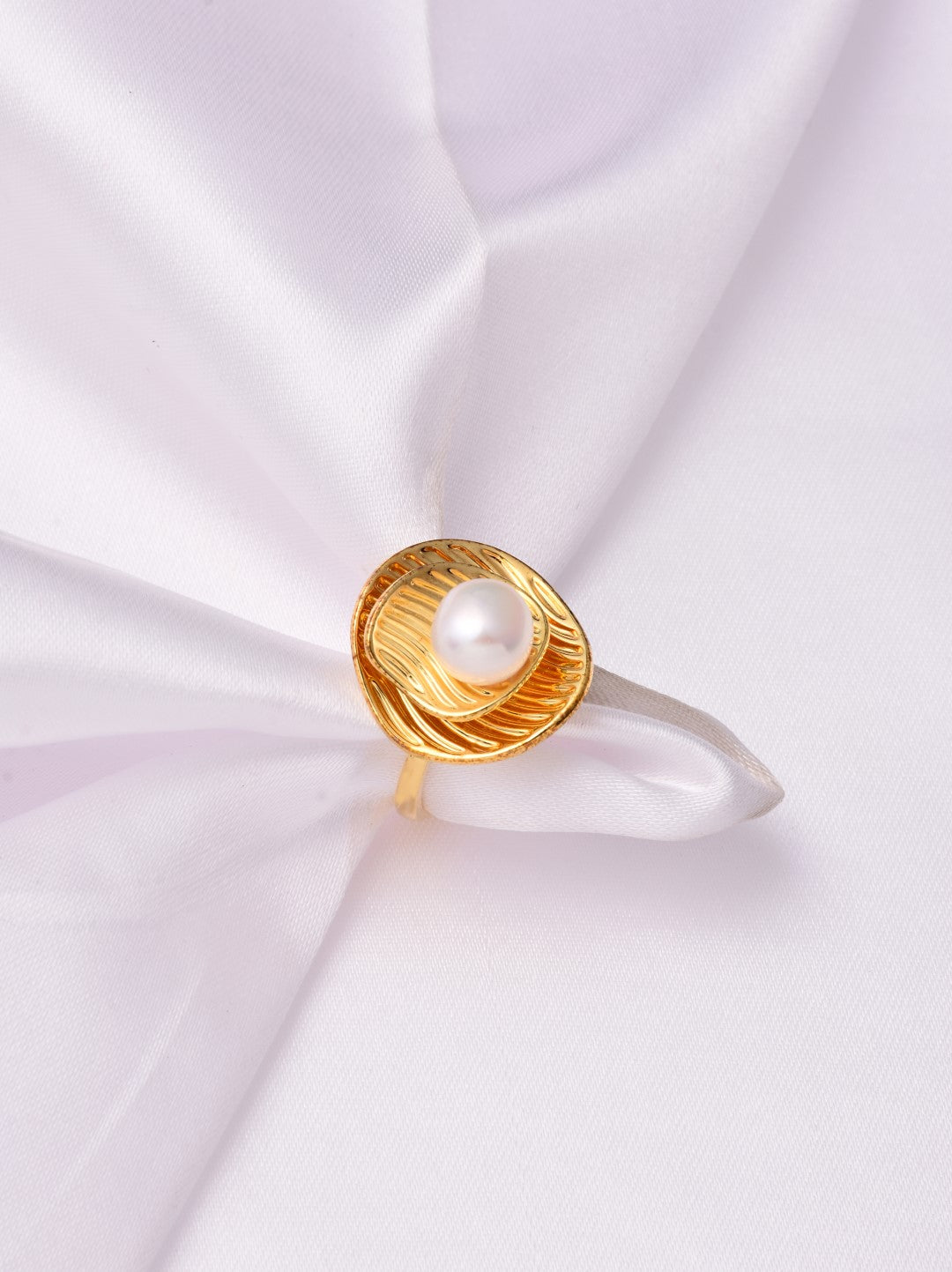 Pearl Ring with Radiant Glow