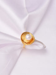 Pearl Ring with Radiant Glow