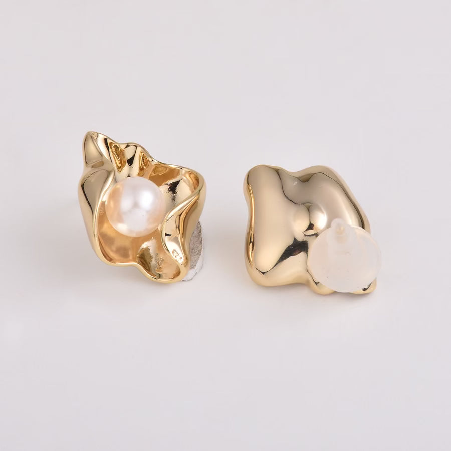 Pearl Golden Stud