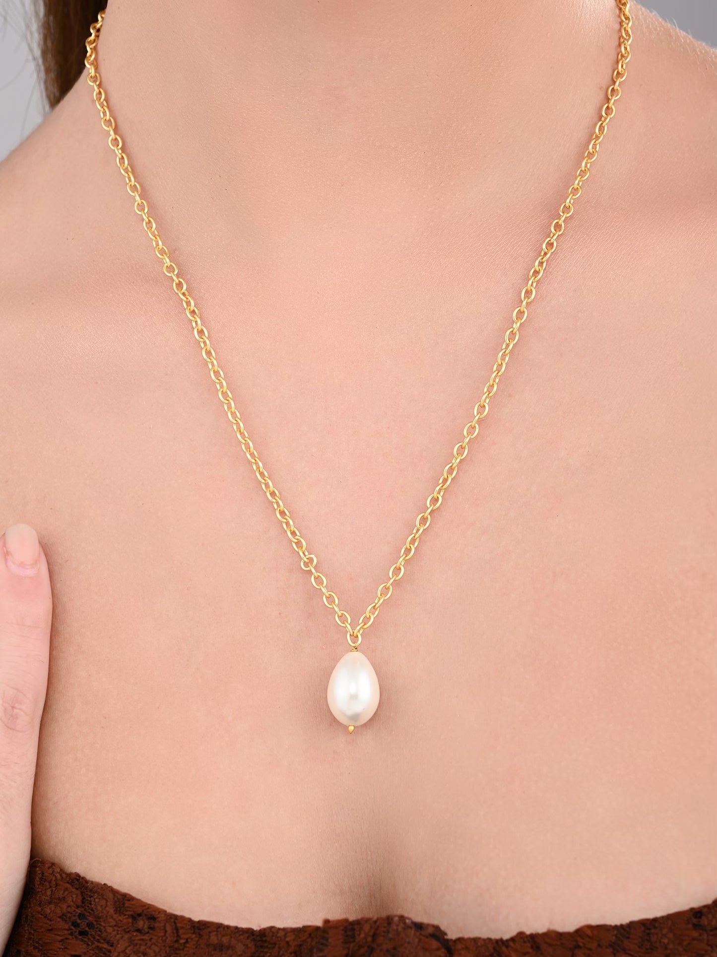 Pearl Dew Pendant Necklace