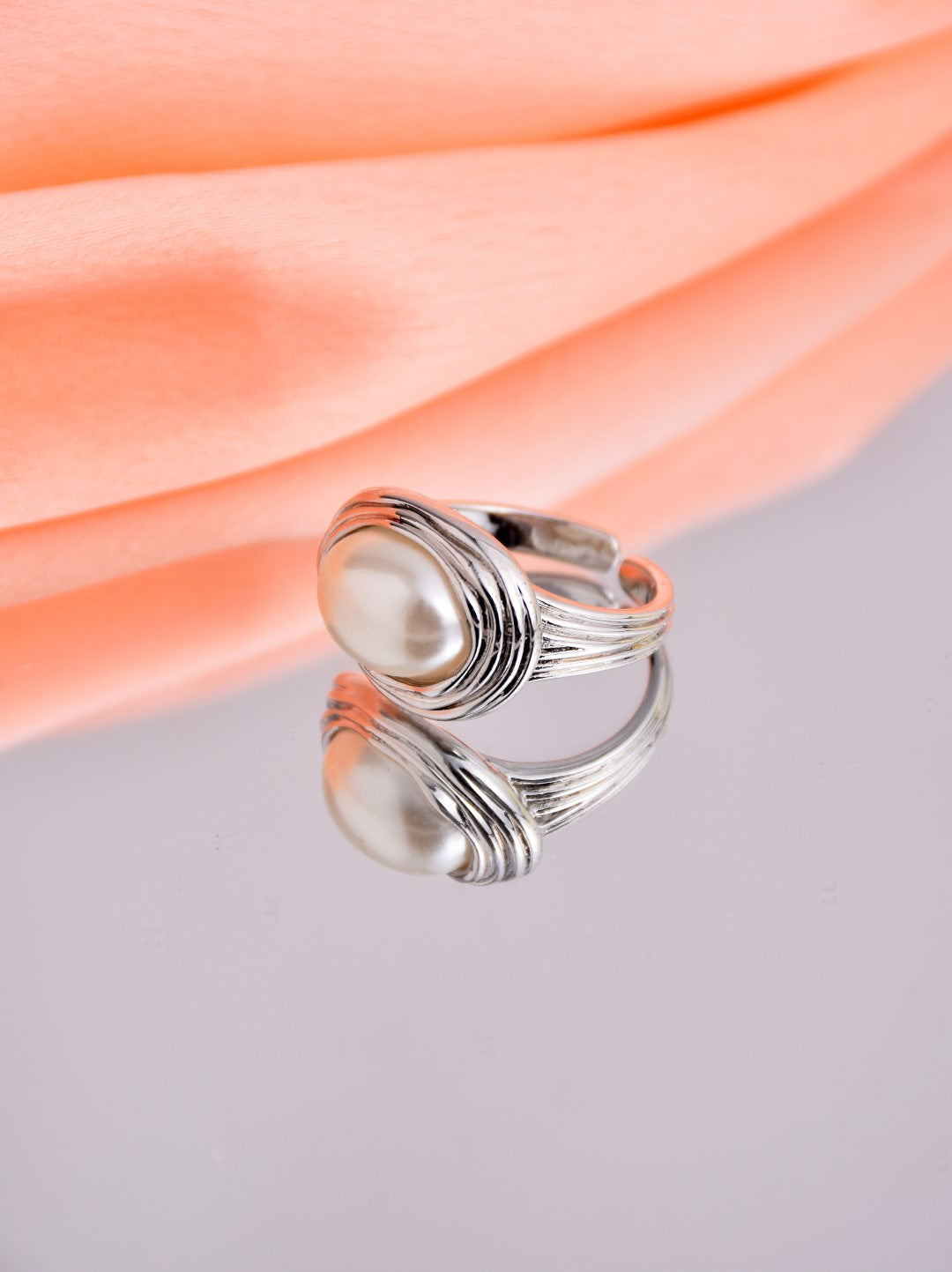 Silver Pearl Ring