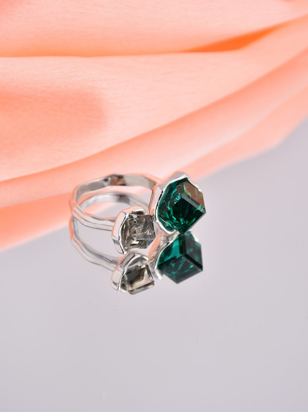 Adjustable green Cube shaped cubic zirconia ring