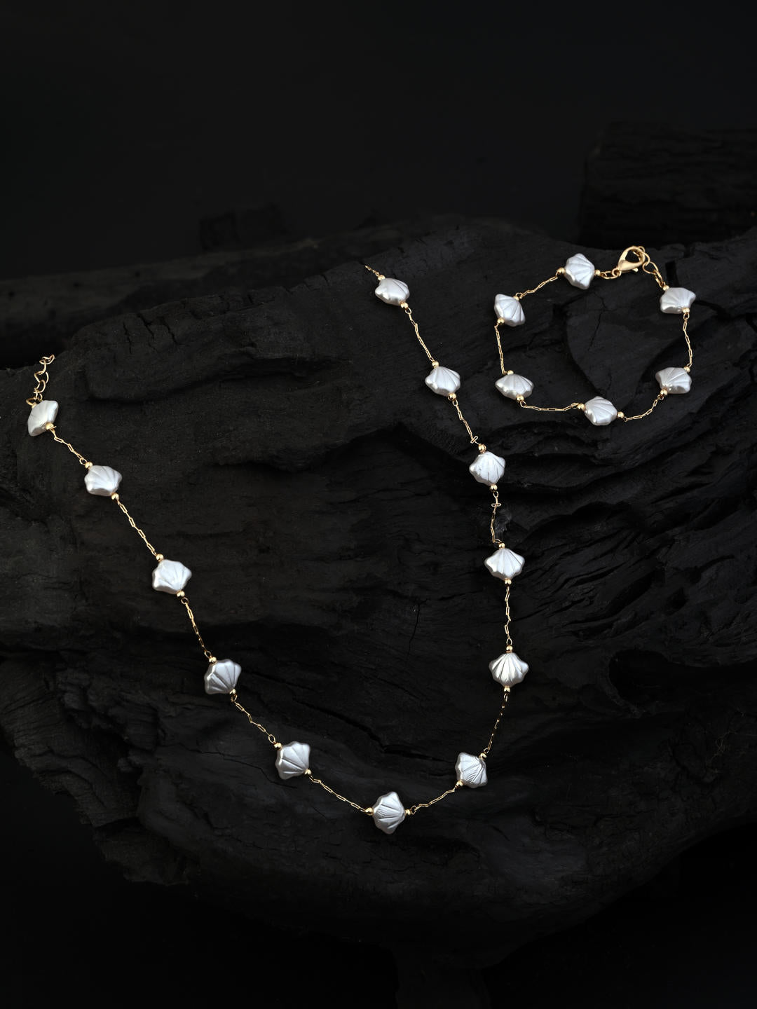 Pearl Reverie Necklace & Bracelet Set