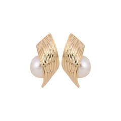 Pearl Stud Earring