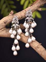 PEARL CLUSTER EARRING