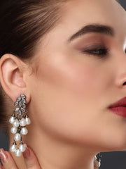 PEARL CLUSTER EARRING