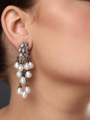 PEARL CLUSTER EARRING