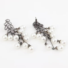 PEARL CLUSTER EARRING